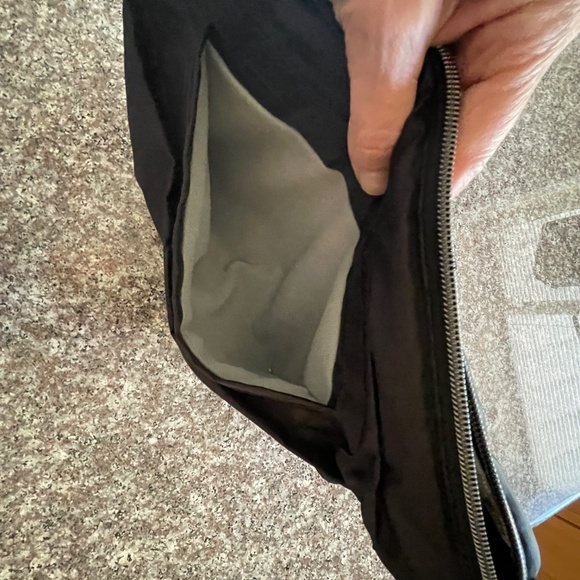 Lug Scuffle Pleated Crossbody Bag Black Adjustable Strap - Picture 2 of 9